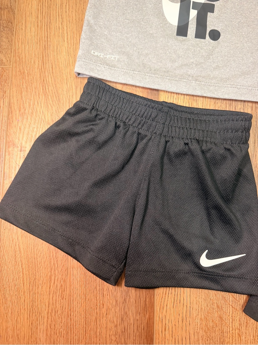 Nike Boys 12M Dri-FIT 2 Outfit Lot 4PC - Shirt Shorts Active Set Lightweight - Picture 4 of 15